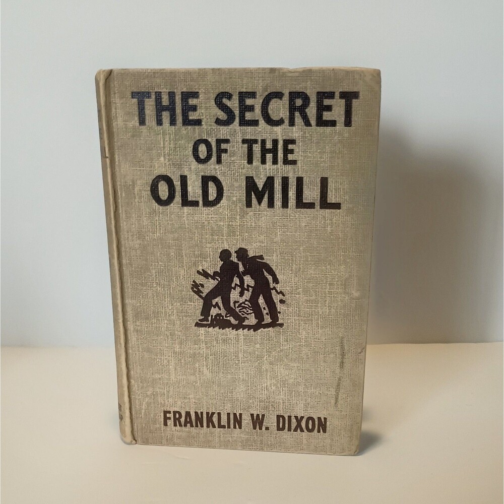 Vintage The Secret Of The Old Mill. By Franklin W. Dixon. 1927